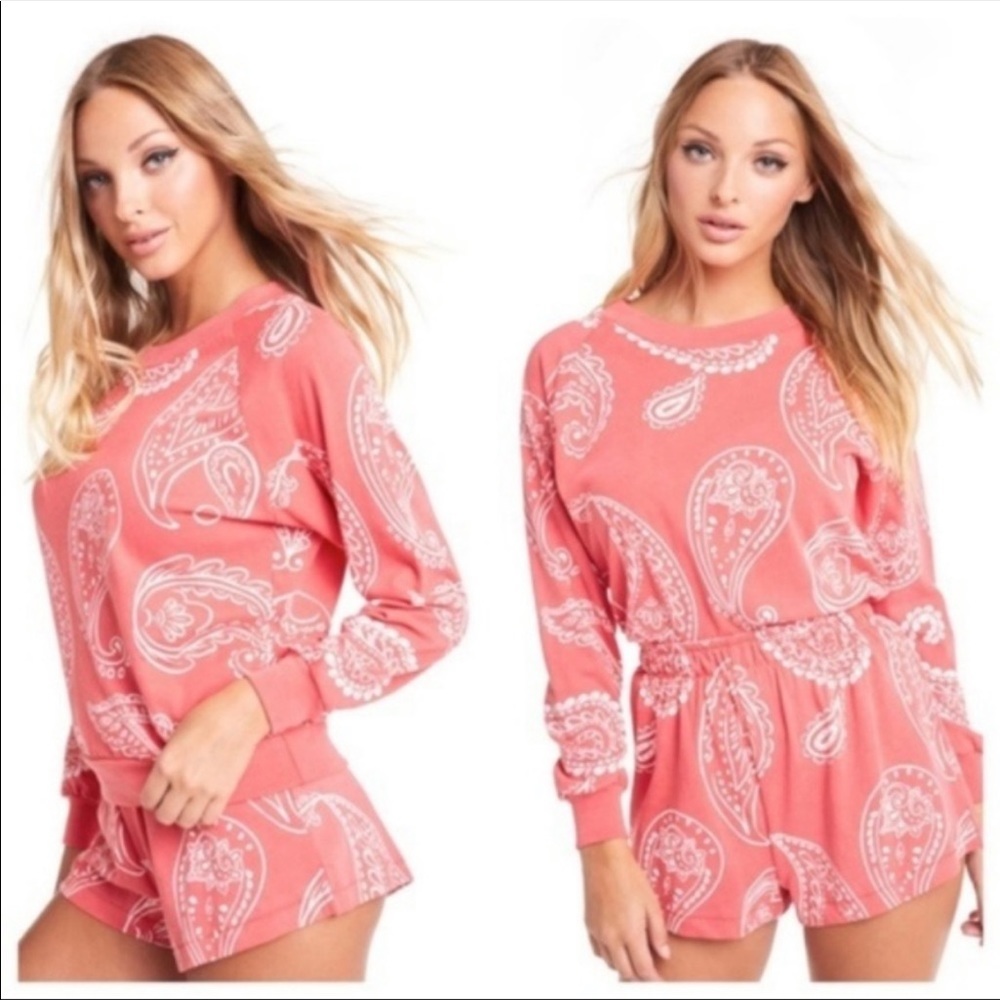 WILDFOX jumbo paisley coral sweatshirt size Medium